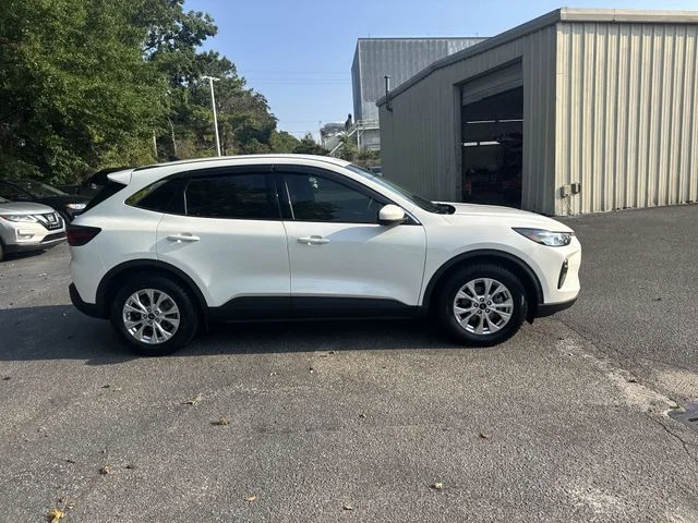 Used 2023 White Ford Active image 4