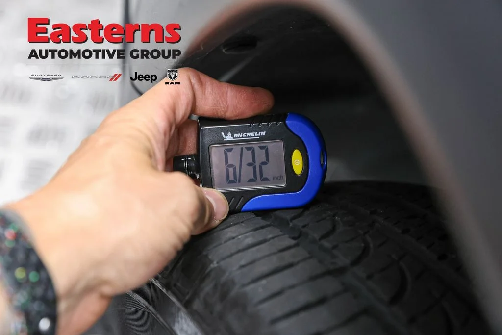 Certified Used 2024 Black Jeep Latitude Lux image 27