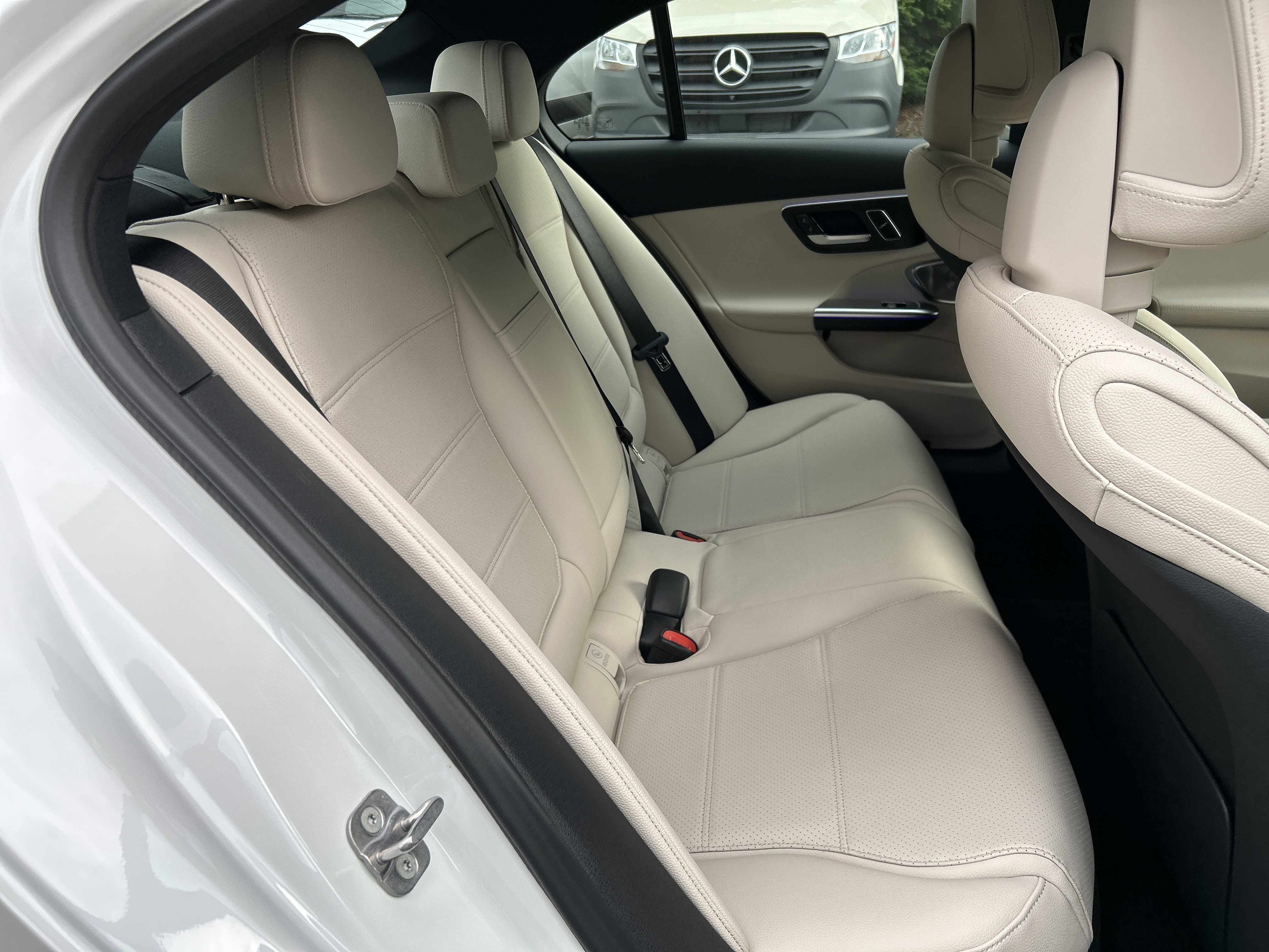 New 2026 MANUFAKTUR Moonlight White Metallic Mercedes-Benz C 300 4MATIC® Sedan image 40