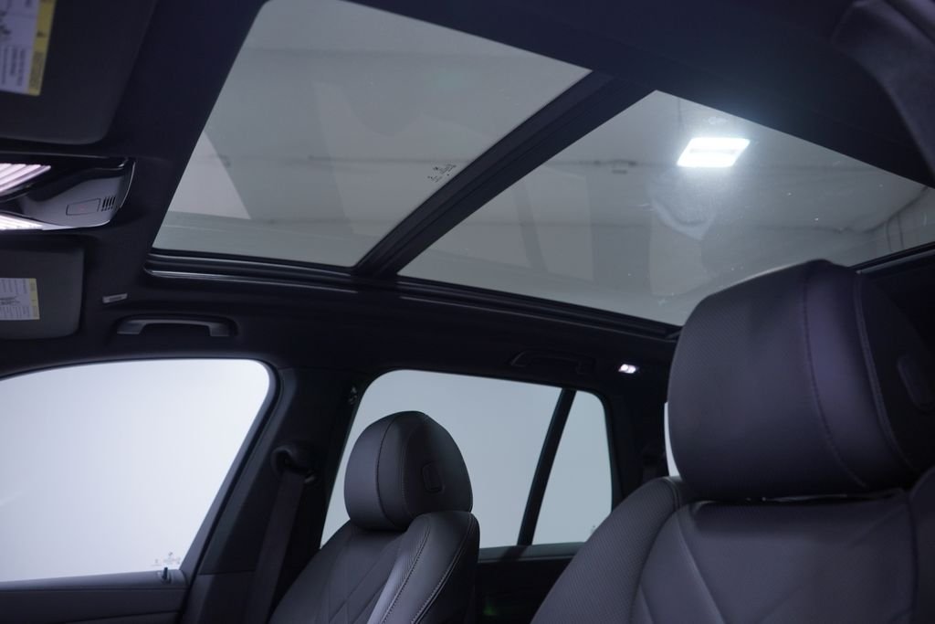 Used 2023 Dark Graphite BMW xDrive40i image 8
