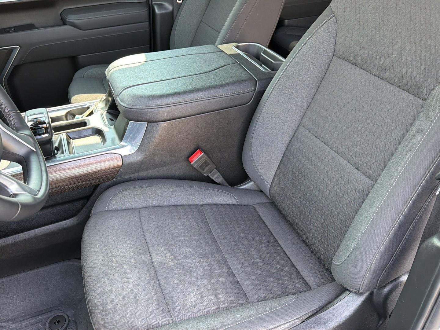 Used 2025 Summit White Chevrolet LT image 30