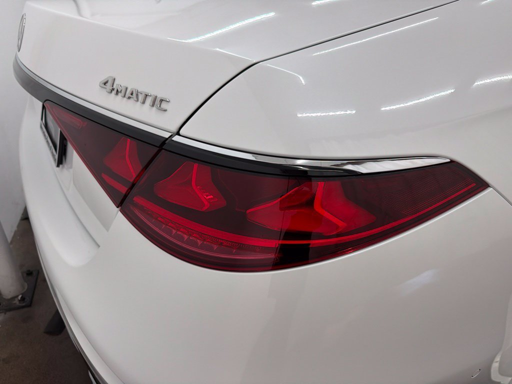New 2027 MANUFAKTUR Moonlight White Metallic Mercedes-Benz S 580 image 11