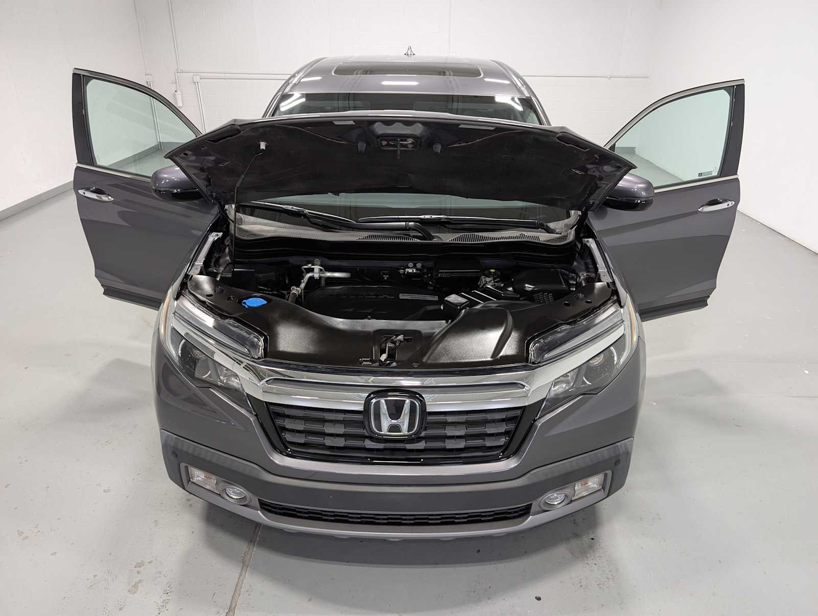 Used 2020 Modern Steel Metallic Honda RTL-E image 12