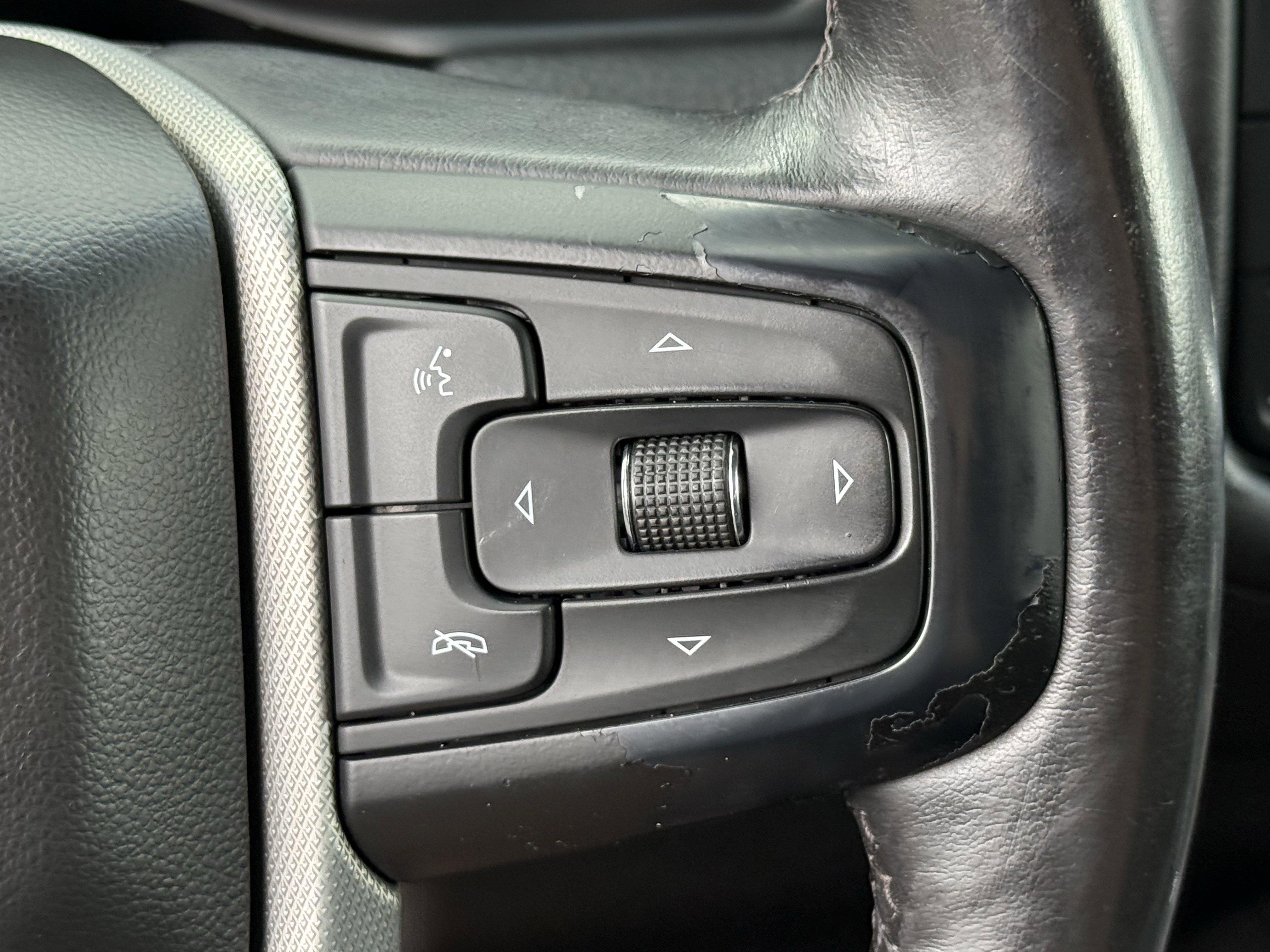 Used 2021 White Frost Tricoat GMC  image 15