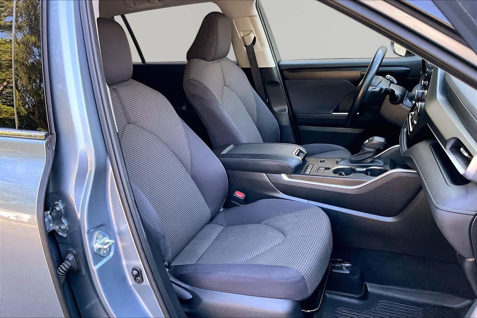 Used 2020 Moon Dust Toyota Hybrid LE image 9