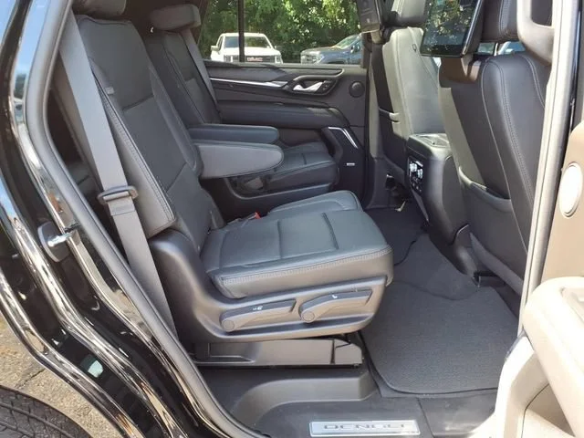 2024 GMC Yukon Denali - Photo 14