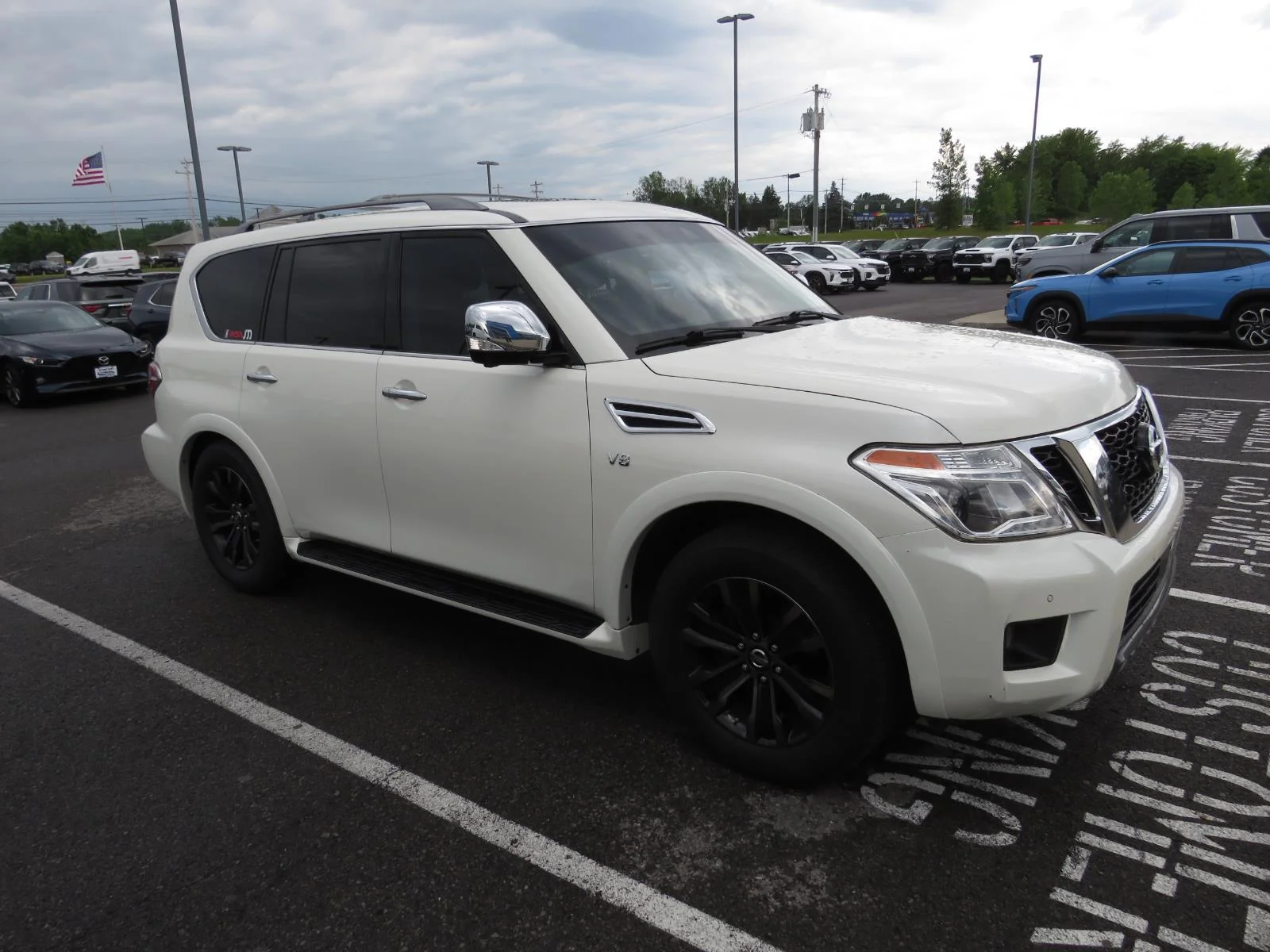 Used 2020  NISSAN  image 2