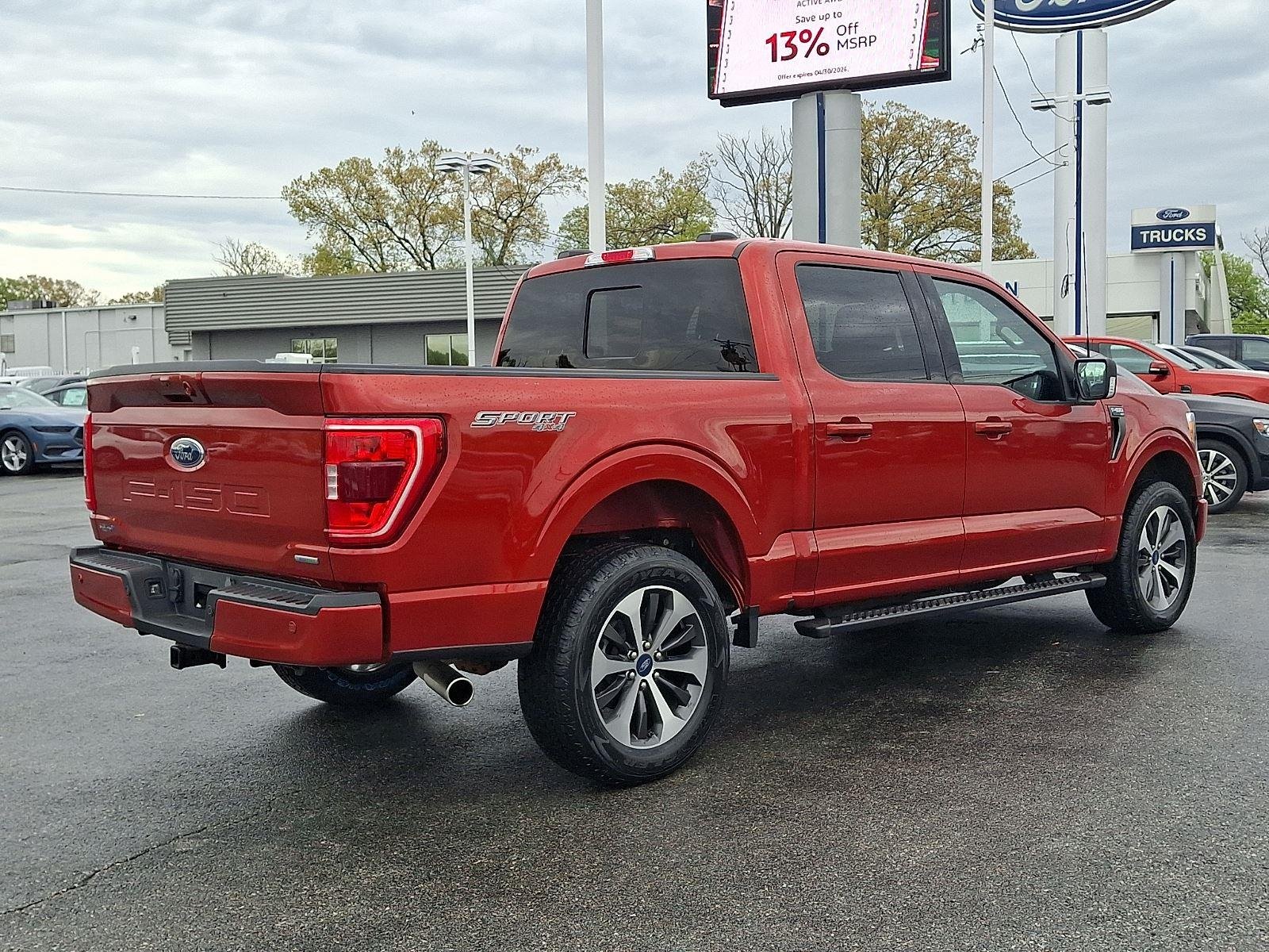 Certified Used 2023 Hot Pepper Red Tinted Clearcoat Ford XLT image 6