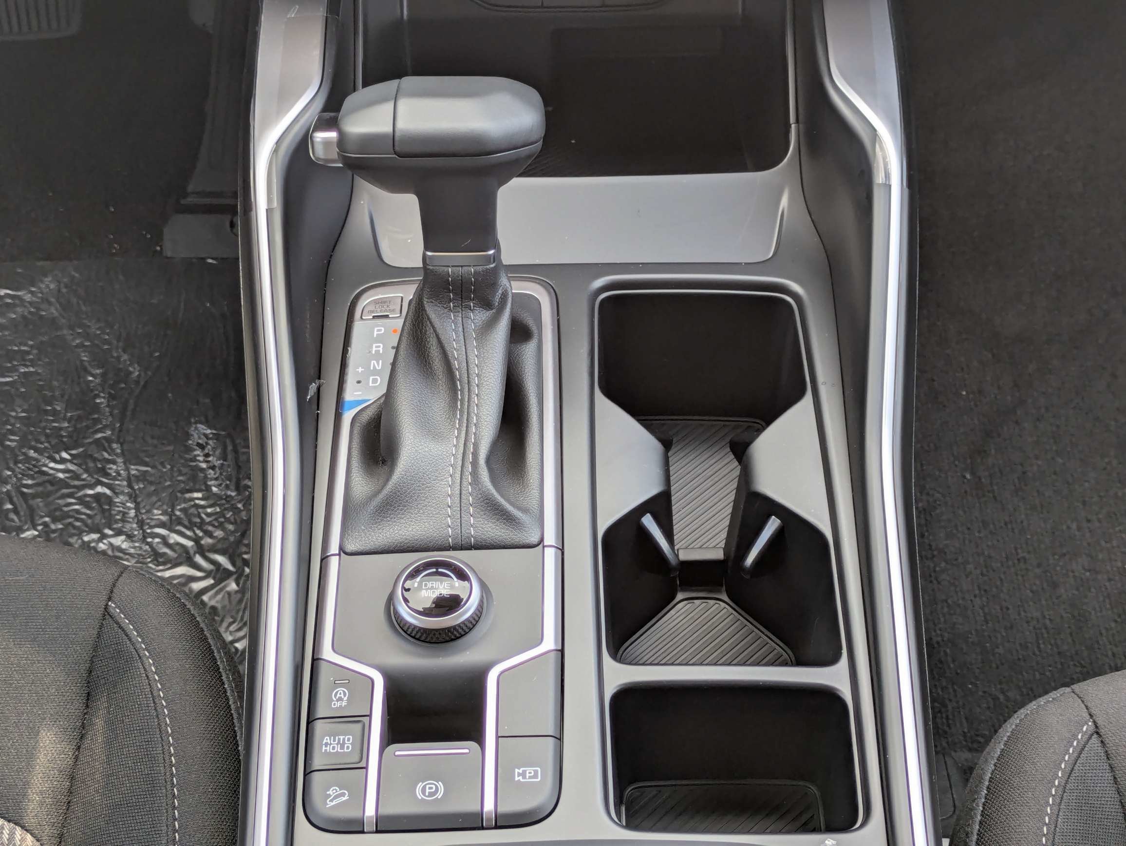 New 2026 Ivory Silver Kia LX image 21