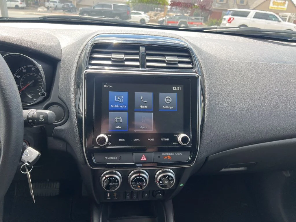 Used 2025 Gray Mitsubishi 2.0 ES image 10