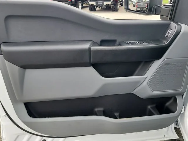 New 2026 Oxford White Ford XL image 16