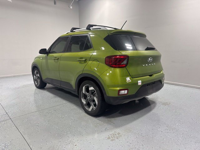 Used 2023 Green Hyundai SEL image 8