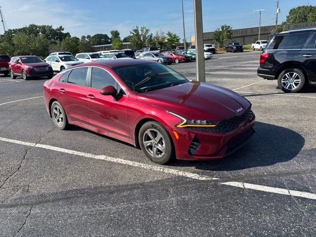 Used 2022 Red Kia LXS image 1