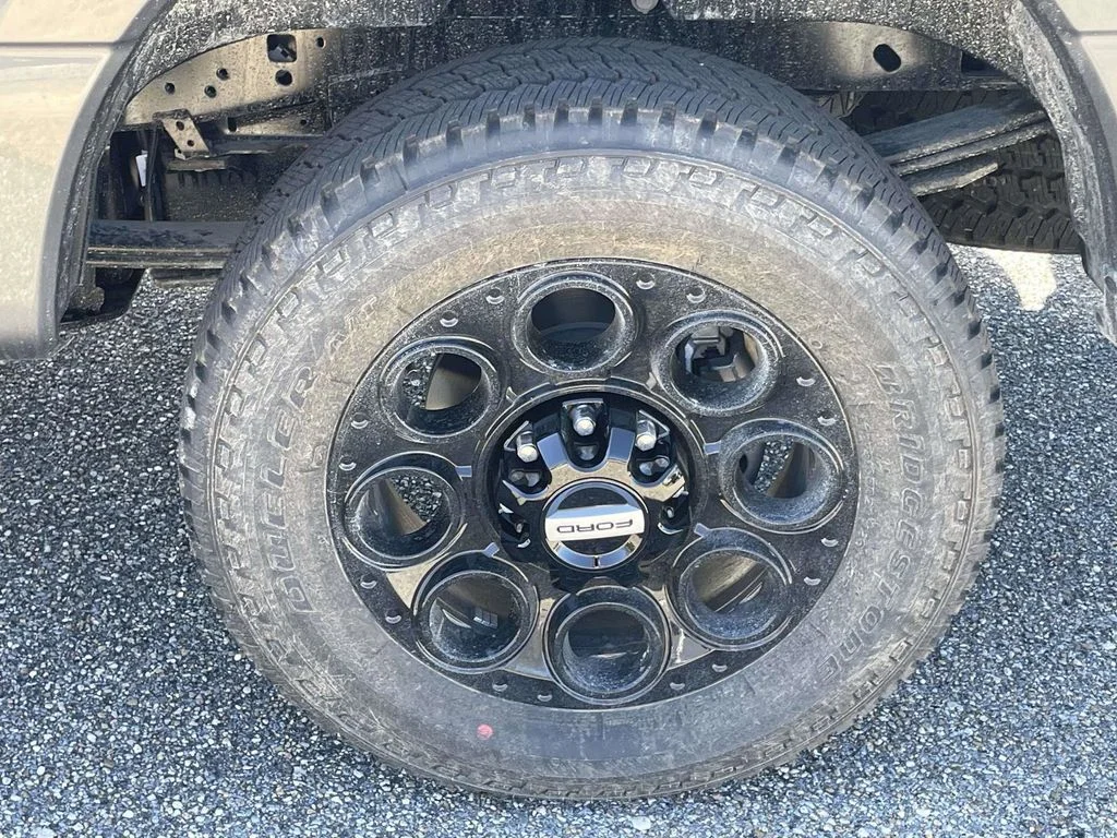 New 2026 Gray Ford Lariat image 9
