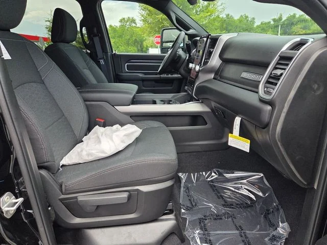 New 2026 Diamond Black Crystal Pearl-Coat Exterior Paint RAM Big Horn image 17