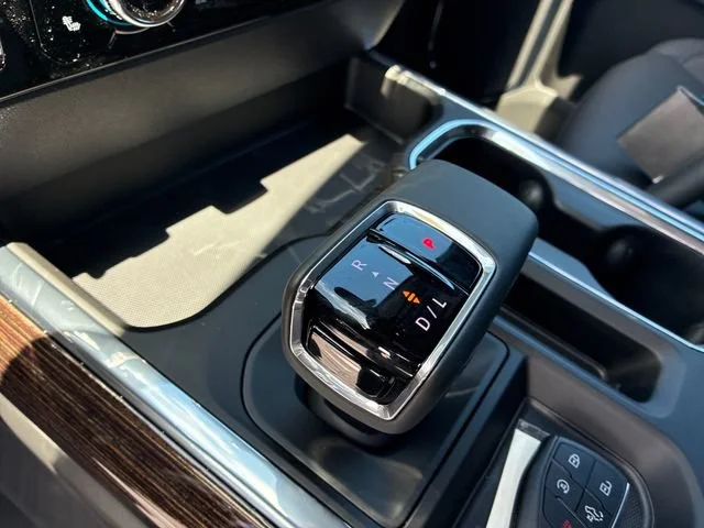New 2026 Sterling Metallic GMC Elevation image 27