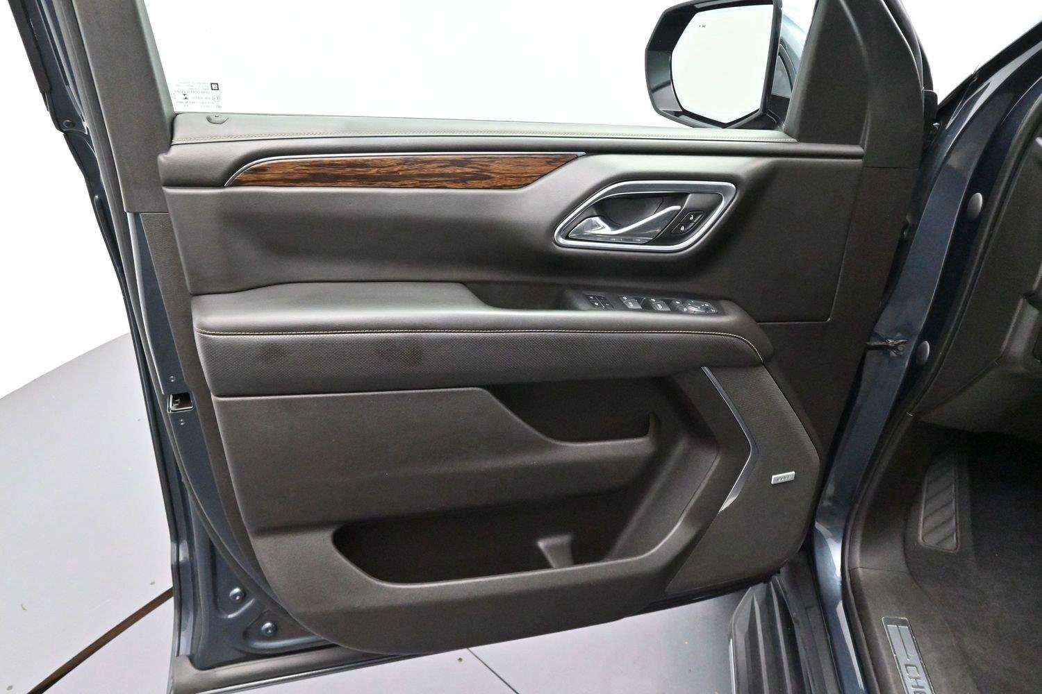 Used 2021 Shadow Gray Metallic Chevrolet Premier image 9