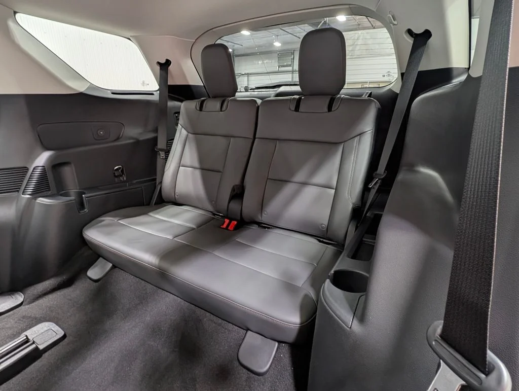 New 2026 Star White Metallic Tri-Coat Ford Active image 15