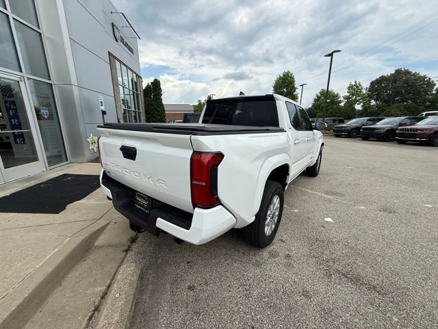2025 Toyota Tacoma SR5 - Photo 6