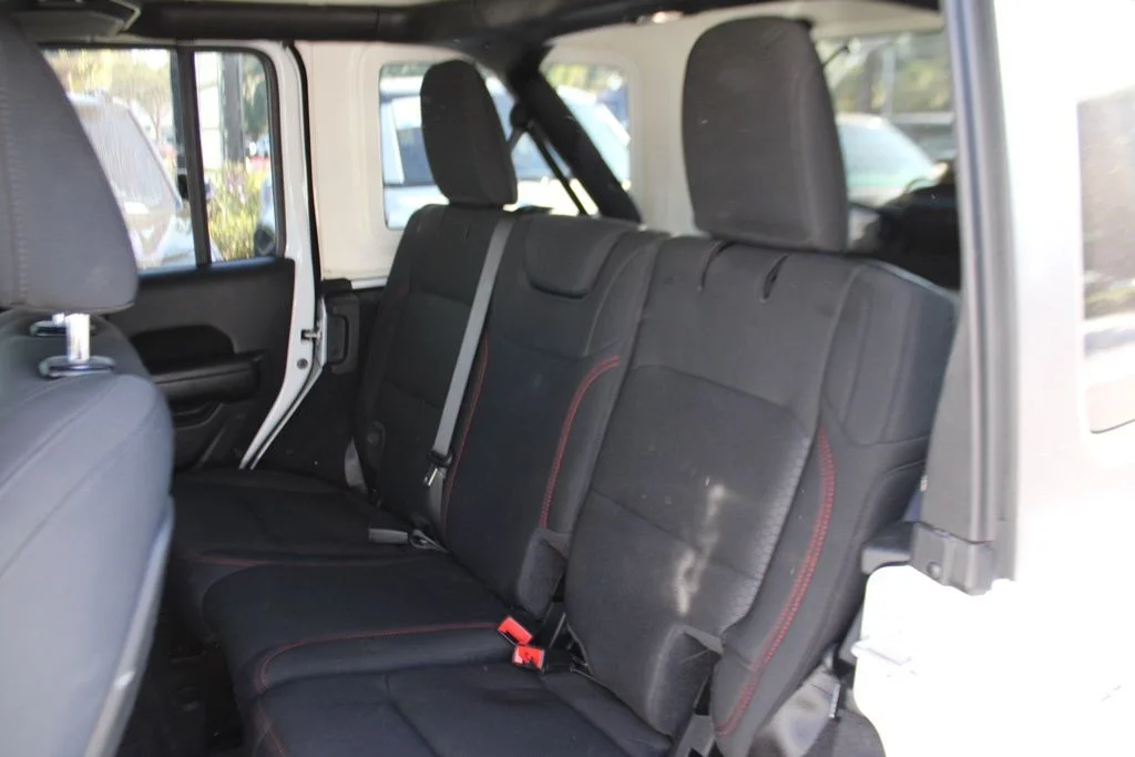 Used 2021 Bright White Clearcoat Jeep Unlimited Rubicon image 27