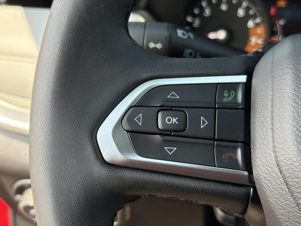 Used 2025 Red Jeep Limited image 25