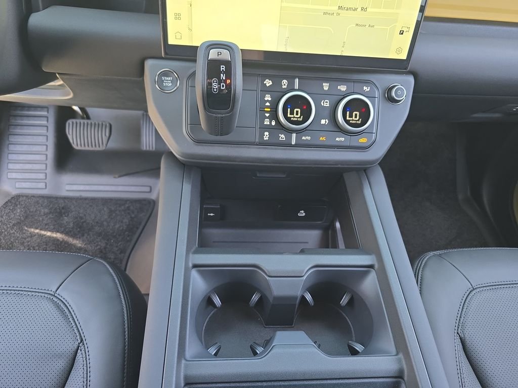 New 2026 Deep Sandglow Yellow Land Rover Trophy Edition Deep Sandglow image 25