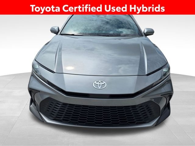 Used 2025  Toyota SE image 4