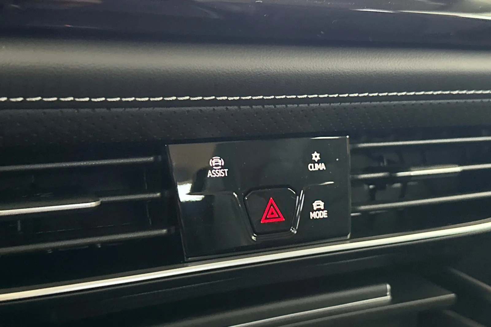 New 2026 Deep Black Pearl Volkswagen 2.0T SE image 21