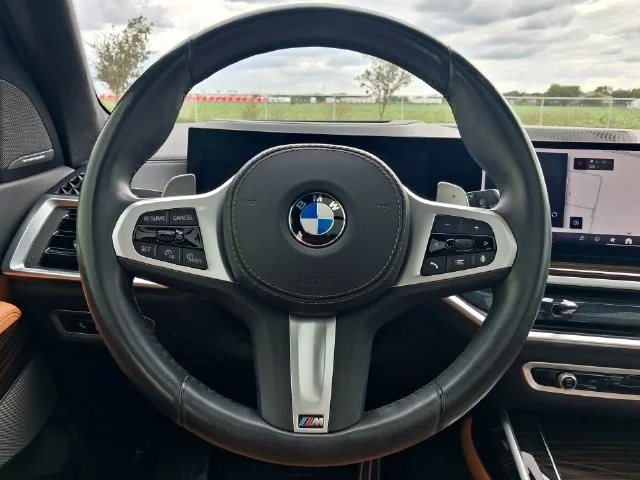Used 2025 Gray BMW xDrive40i image 13