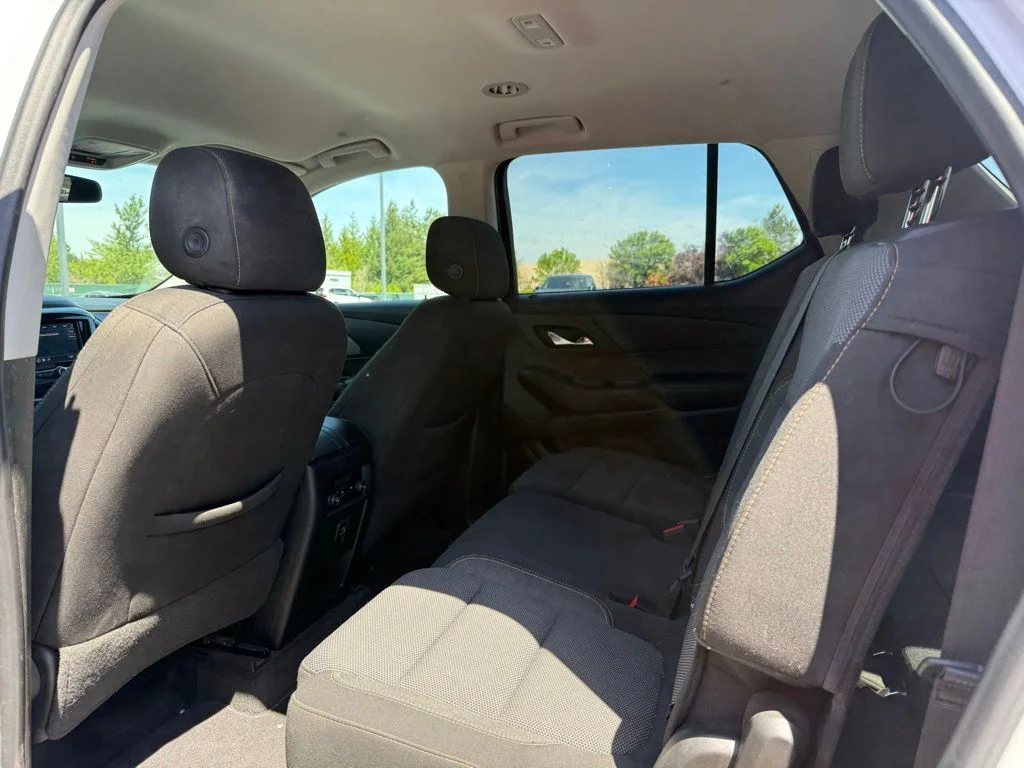 Used 2020 Summit White Chevrolet LS image 17