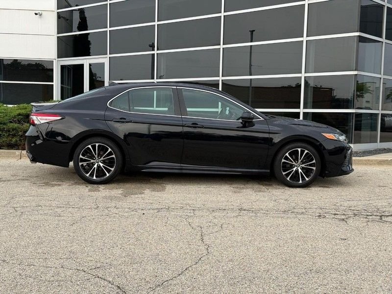 Used 2019 Midnight Black Metallic Toyota SE image 2