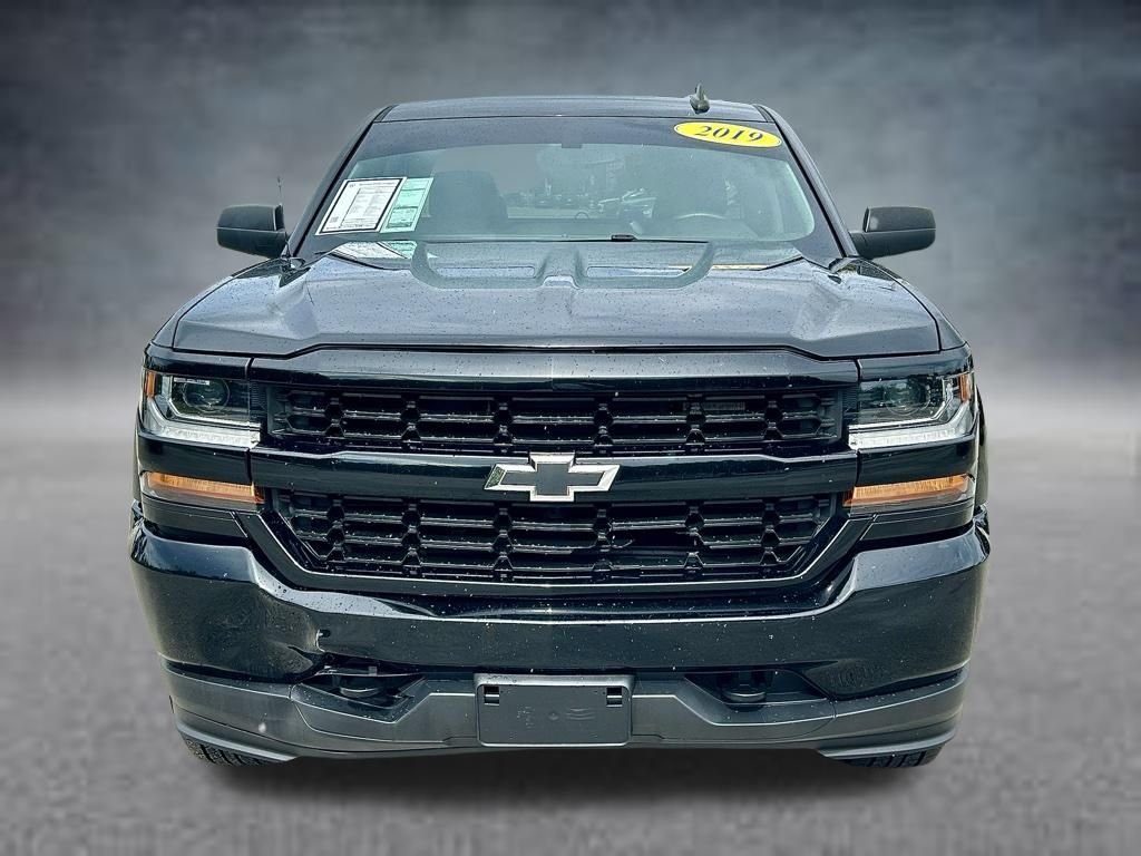 Used 2019 Black Chevrolet Silverado Custom image 2