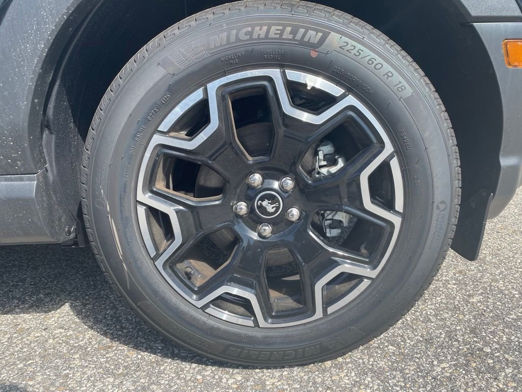 New 2025 Shadow Black Ford Outer Banks® image 6