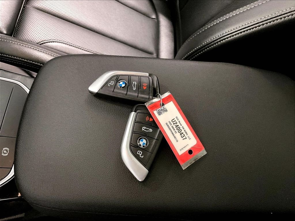 Used 2022 White BMW xDrive30i image 29