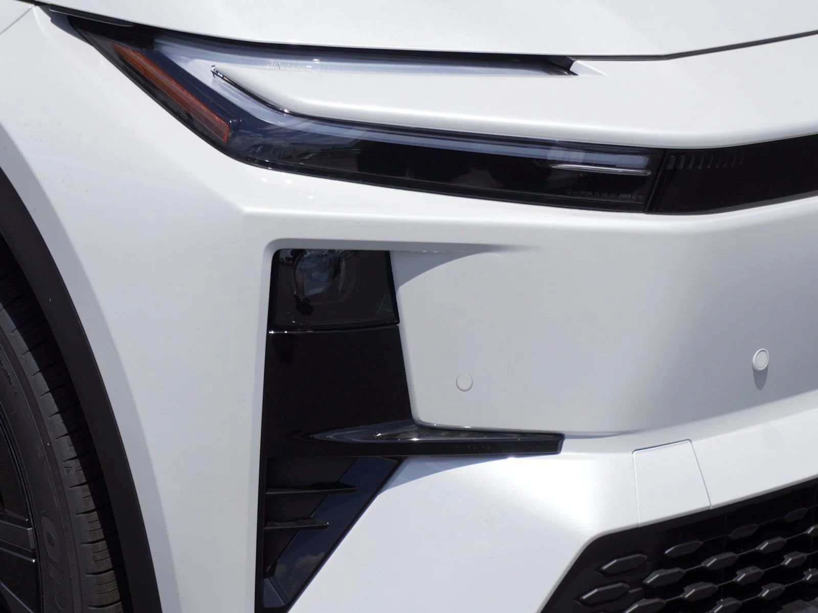 New 2026 Wind Chill Pearl Toyota SE image 3