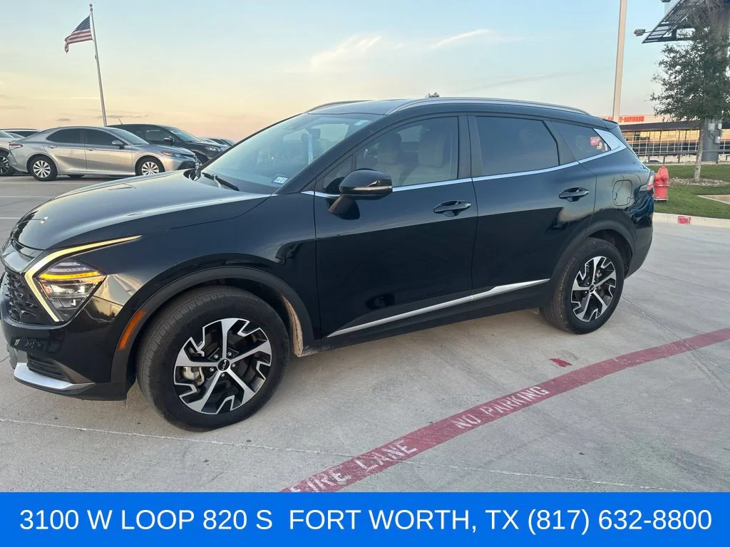 Used 2025 Black Kia EX image 1