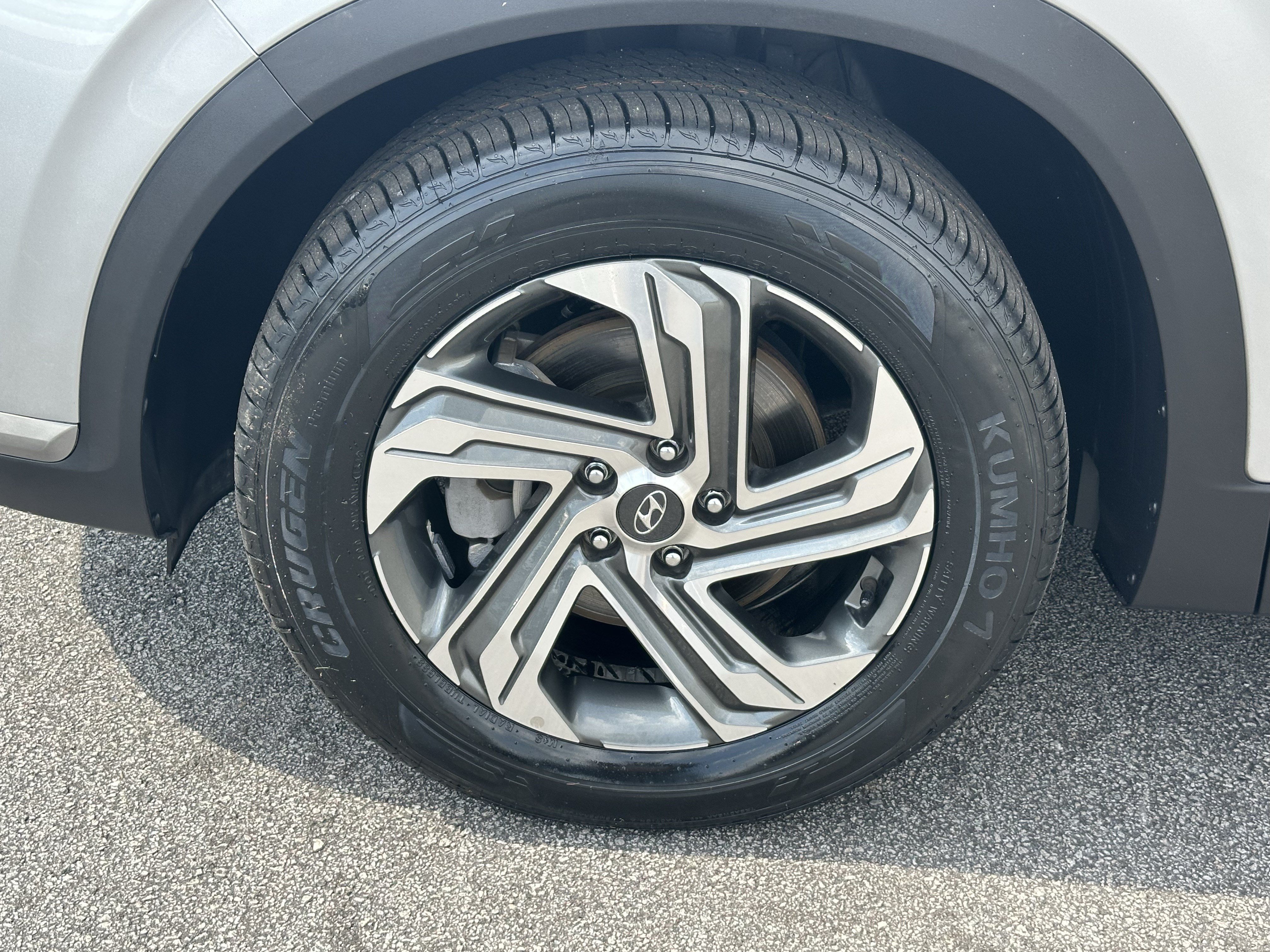 Used 2023 Shimmering Silver Hyundai SEL image 11