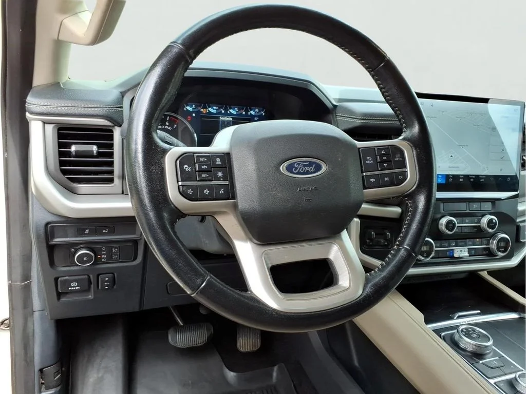 Used 2022 White Ford XLT image 2