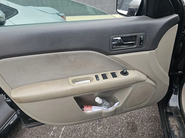 Used 2010 Black Ford SE image 15