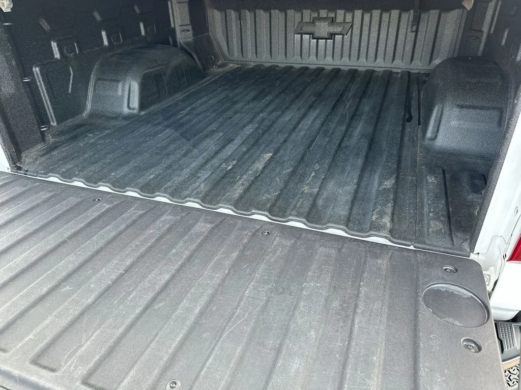 Used 2021 White Chevrolet LTZ image 13