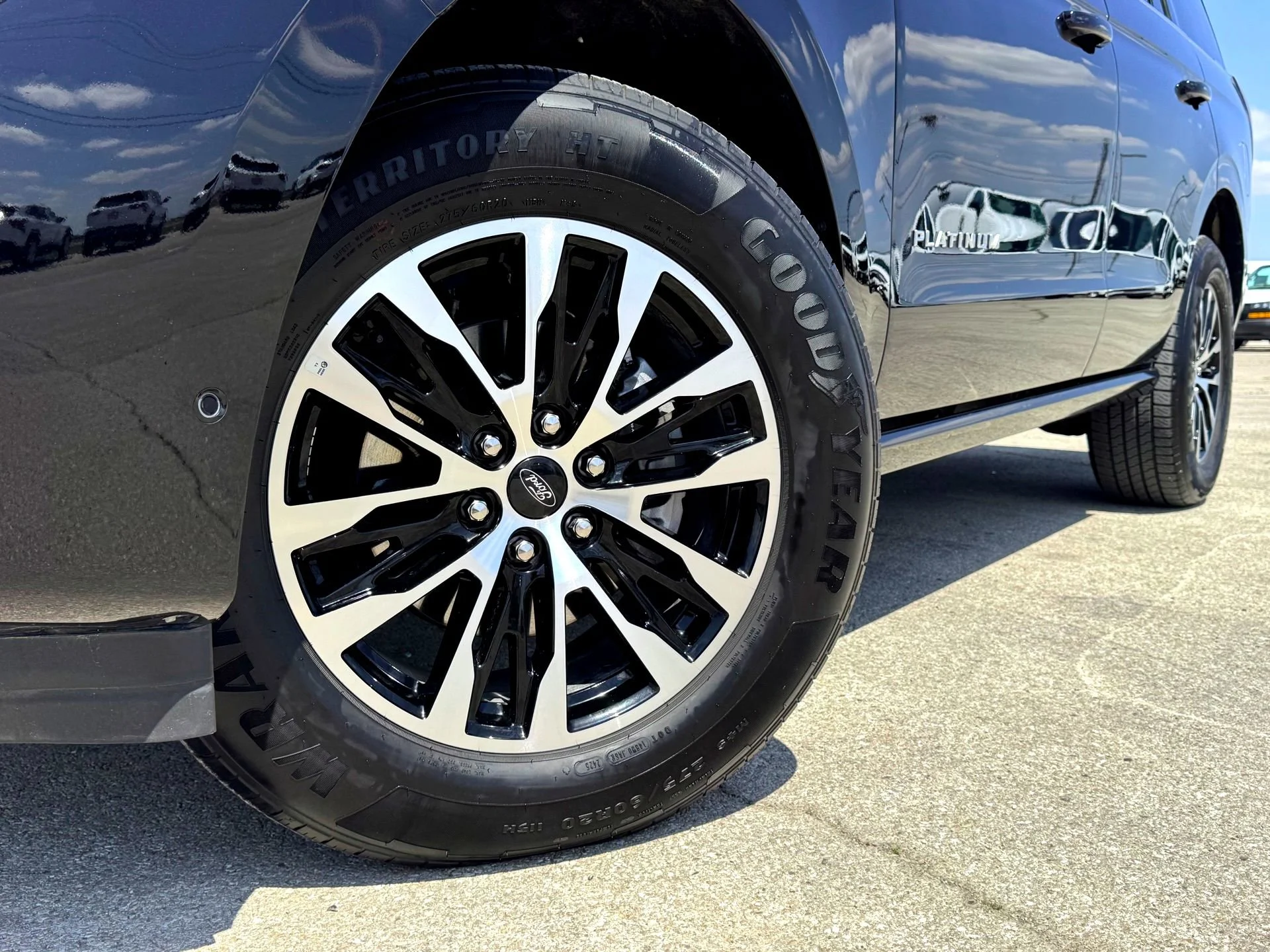 Used 2025  Ford Platinum image 2
