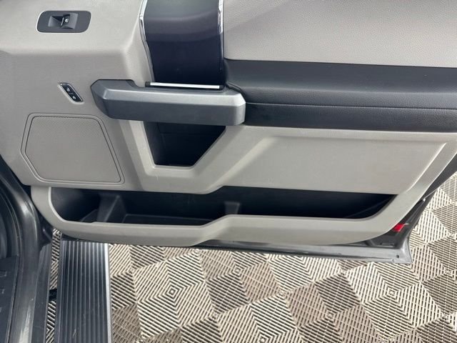 Used 2018 Gray Ford XLT image 23