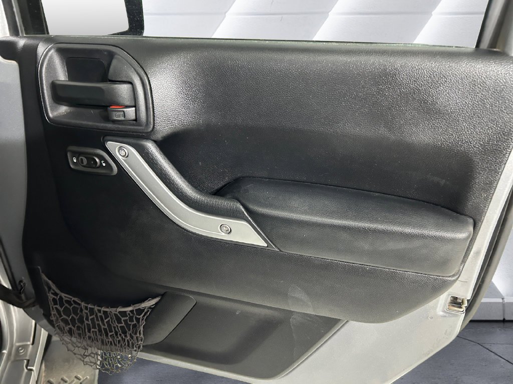 Used 2016 Silver Jeep Unlimited Sahara image 15