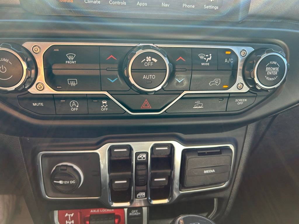 Used 2022 Silver Jeep Mojave image 29