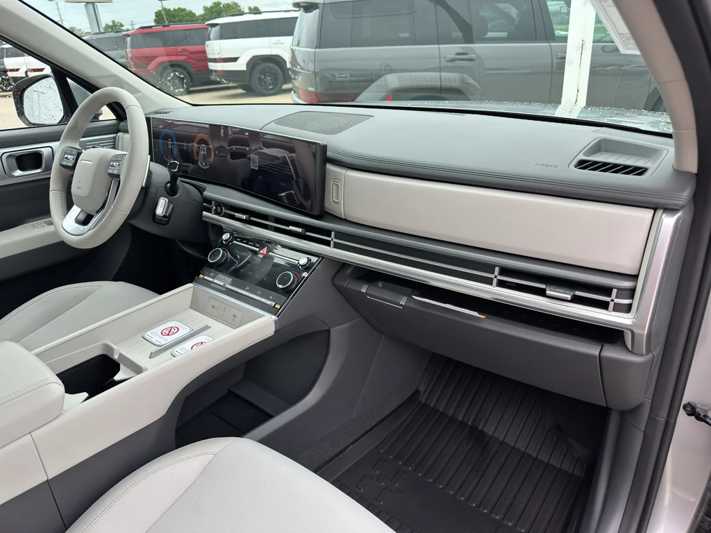New 2026 Shimmering Silver Hyundai SE image 27