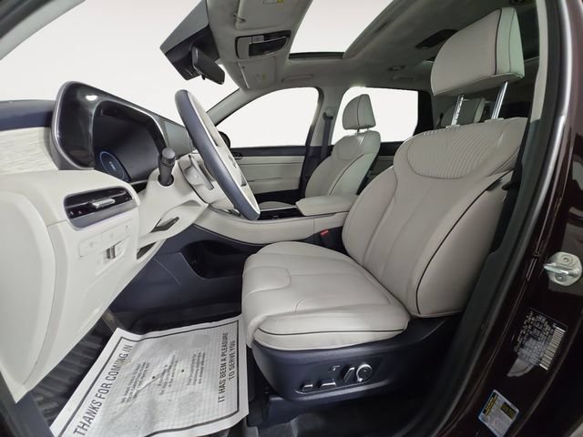 Used 2025 Red Hyundai Calligraphy image 9