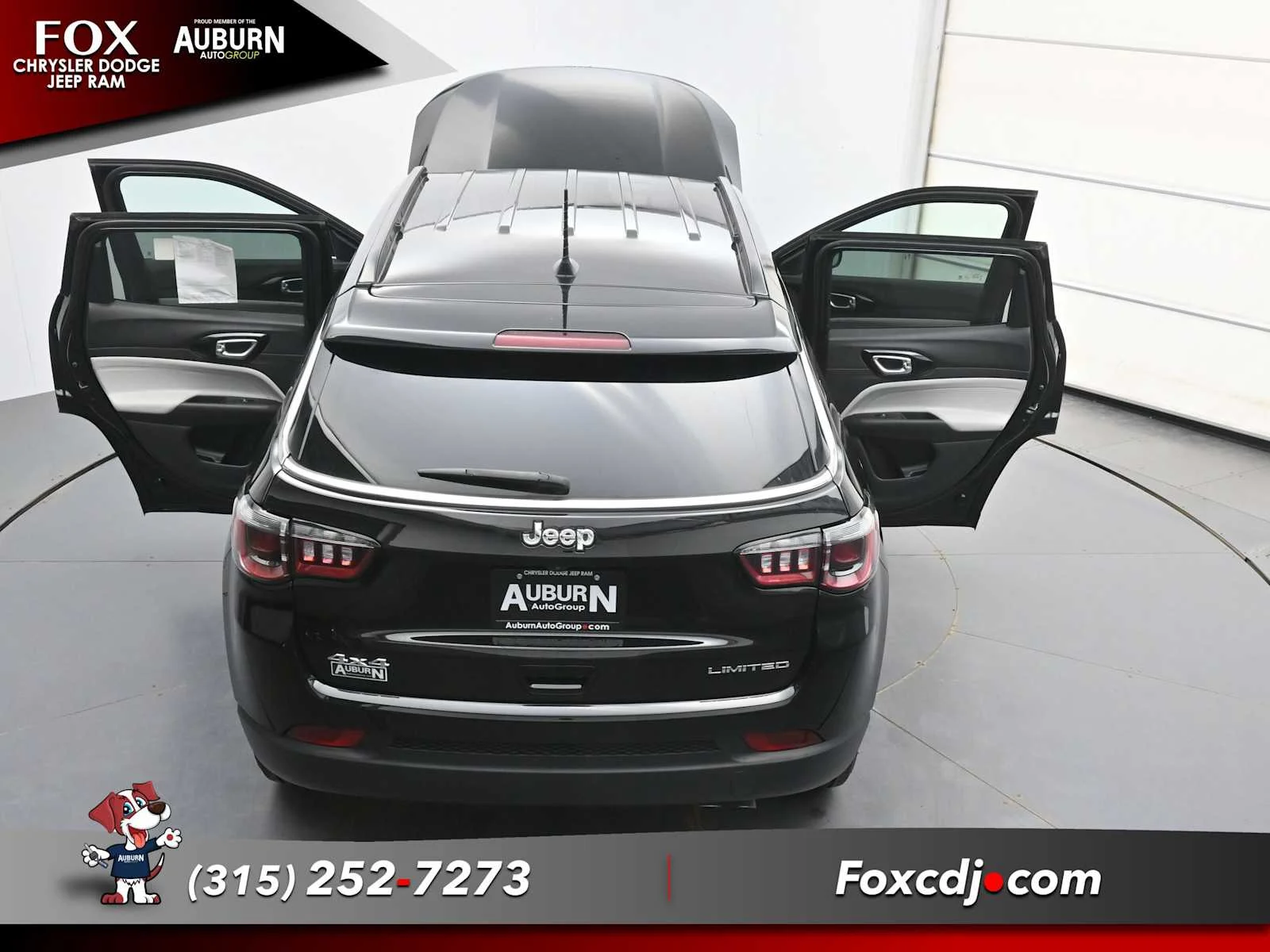 Used 2022 Diamond Black Crystal Pearlcoat Jeep Limited image 39