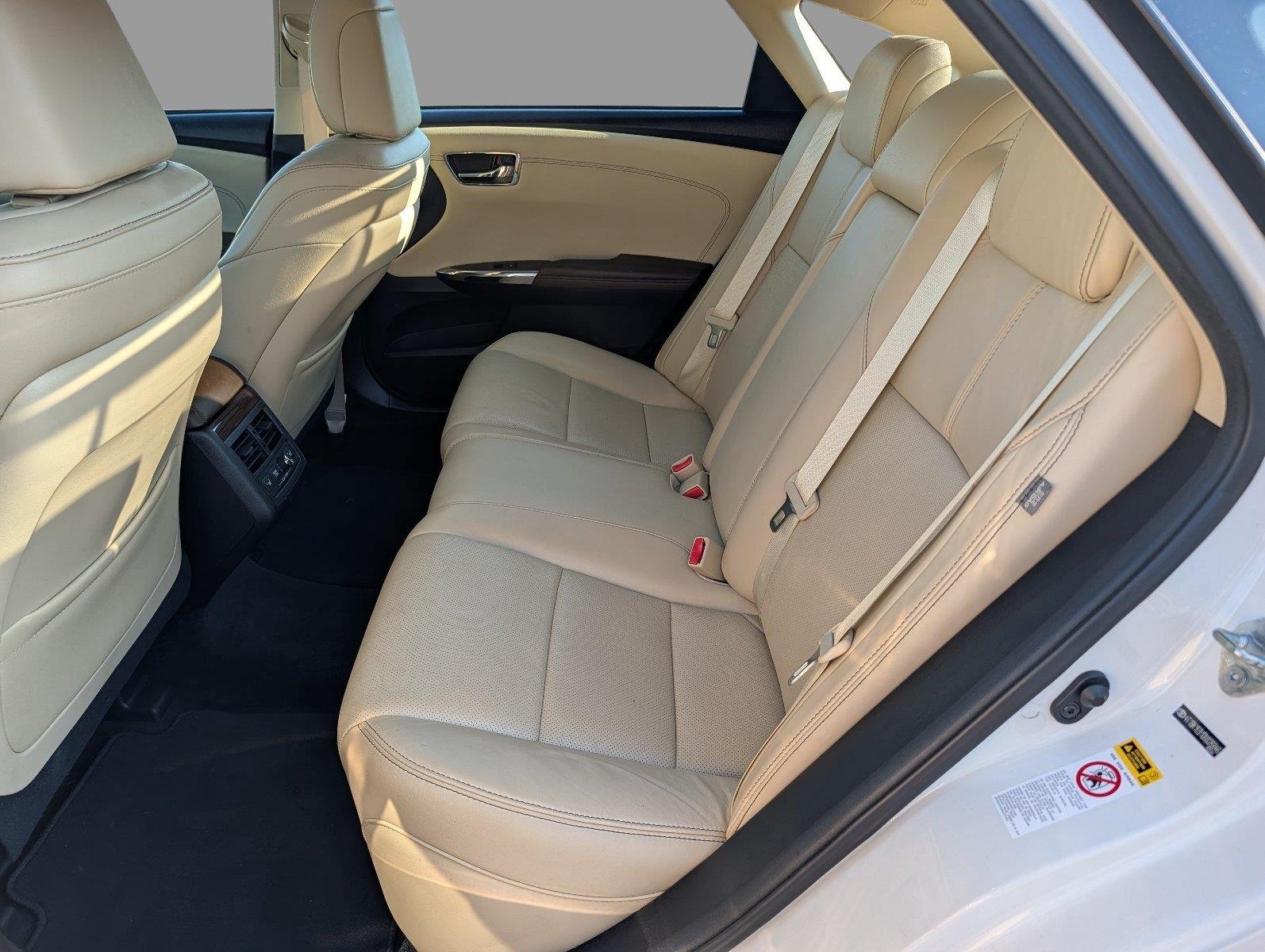 Used 2013 Blizzard Pearl Toyota Limited image 33