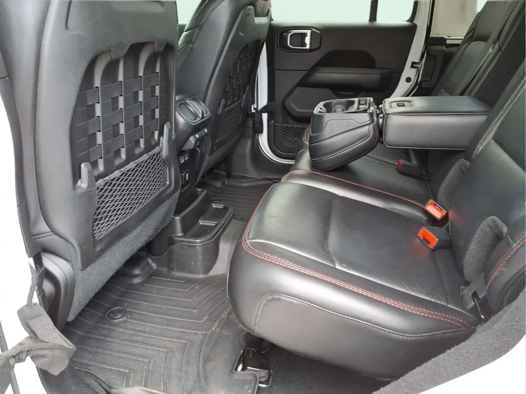 Used 2020 White Jeep Unlimited Rubicon image 16