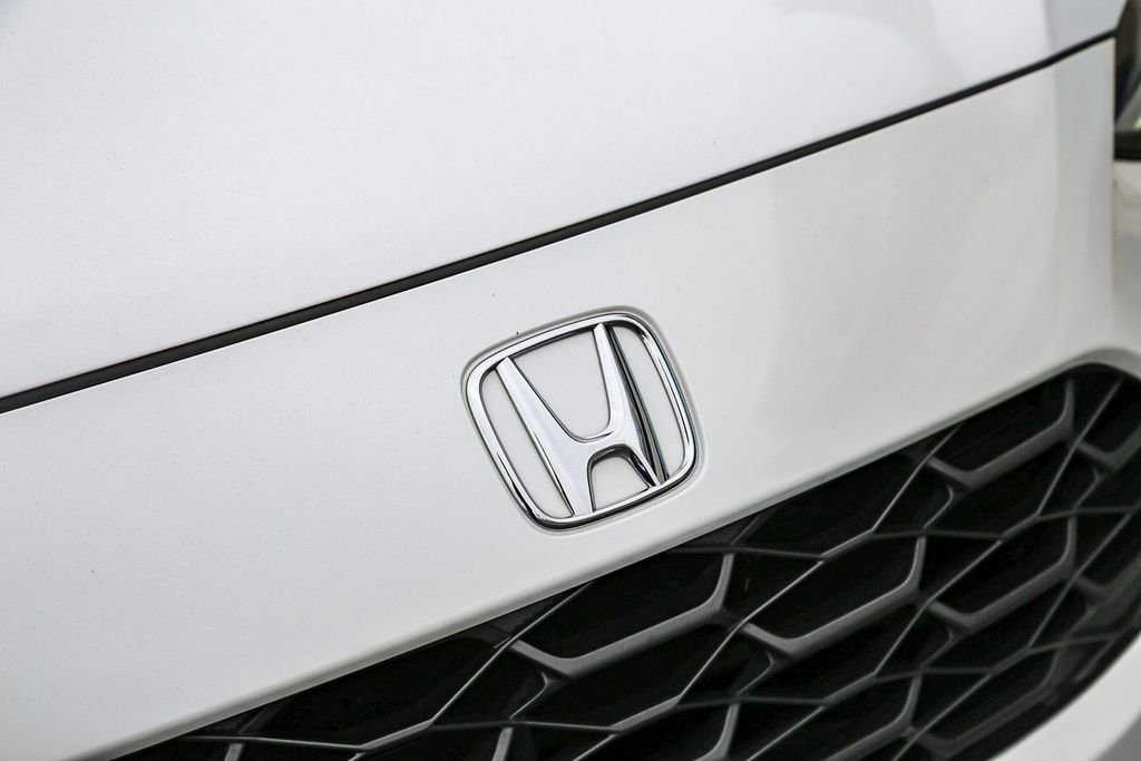Certified Used 2025 Platinum White Pearl Honda 2WD LX image 12